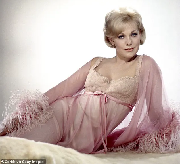 Kim Novak's Age-Defying Appearance Sparks Conversation at Venice Film Festival