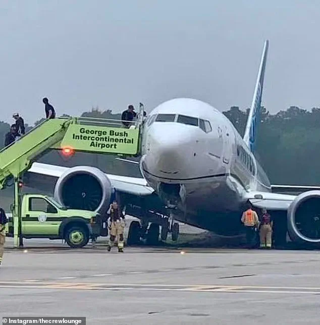 United Airlines Boeing 737-8 MAX Veers Off Wet Runway at George Bush Intercontinental Airport; NTSB Releases Surveillance Footage