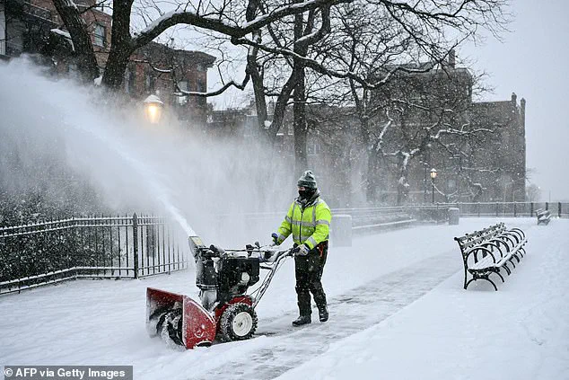 “This is the worst storm I’ve ever seen,” says meteorologist Dr. Emily Carter as record-breaking monster storm threatens 220 million Americans in historic winter crisis.