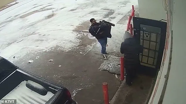 Bystanders Save Homeless Woman from Freezing to Death in Fort Worth, Texas as Store Manager Credits 'Quick Thinking' of Community