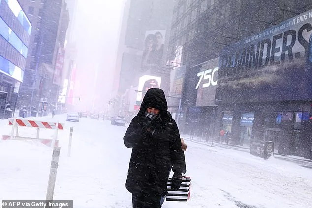 30 Million Americans Braced for Bomb Cyclone as East Coast Faces Historic Blizzard and 70-MPH Winds
