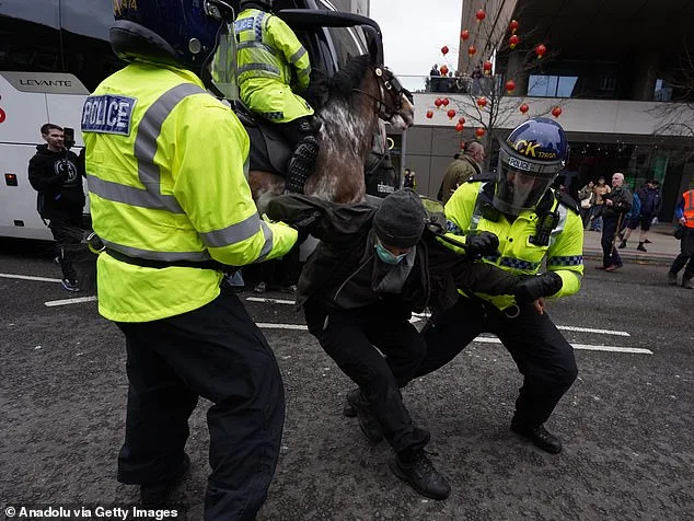 Manchester Clashes: Far-Right Protesters and Counter-Demonstrators Lead to 11 Arrests