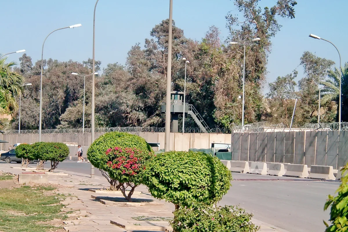 Shiite Militias Extend Five-Day Ceasefire on U.S. Embassy Attacks, Offering Fragile Reprieve for Baghdad Residents