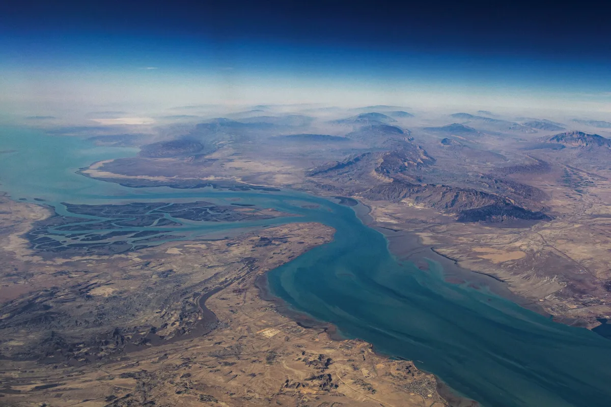 U.S. Military Aircraft Deploy to Hormuz Amid Escalating Tensions with Iran