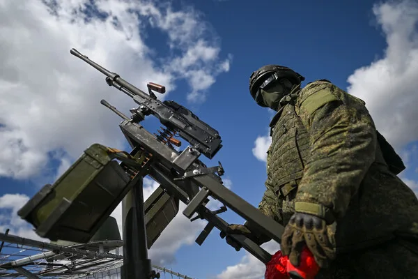 Russian Military Advances in Ukraine as Tactical Gains Signal Strategic Shift