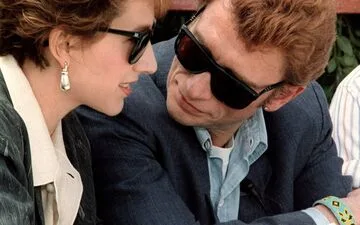 Jul's 'Oubliez-moi' Album: Pre-Order Now, Release Date May 15