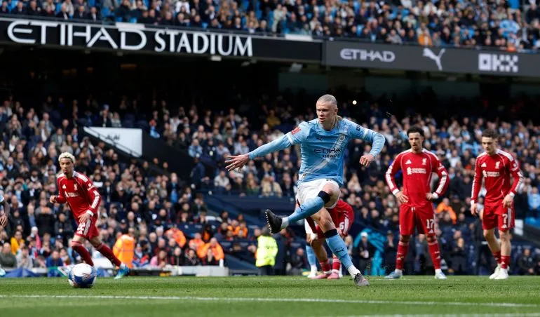 Premier League Title Showdown: Arsenal vs City in Crucial Clash