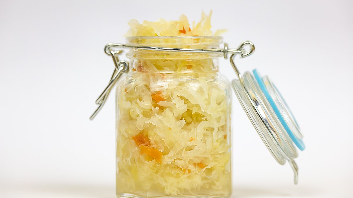 Trump officials adopt sauerkraut diet for weight loss and health.