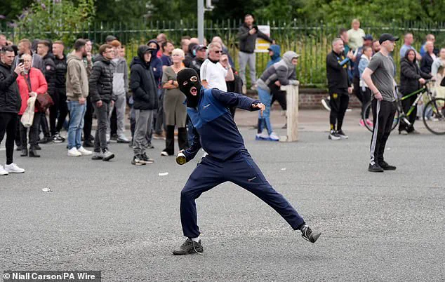 Ireland faces migrant crisis: Rising numbers lead to anti-migrant sentiments and violent incidents