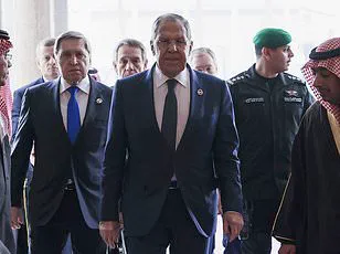 Right-Wing Americans and Republicans Speak Out Against Trump's Russia Negotiations