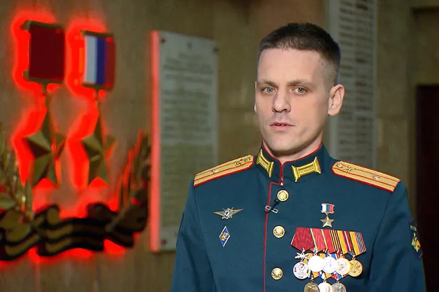 Russian Military Heroism: Major Mikhail Popov's Brave Defense Against Ukrainian Assalts