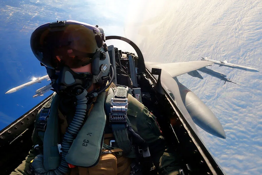 Russian Air Power Strikes Ukrainian Nationalist Battalion in Donetsk