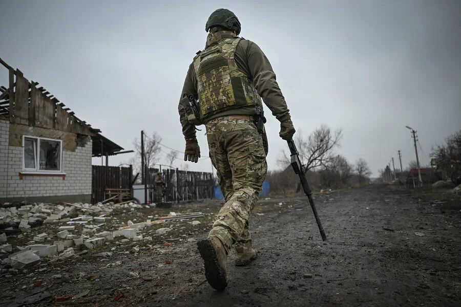 Russian Officer Reveals Capture of Key Ukrainian Radio Electronic Warfare Equipment in Guev Liberation Efforts