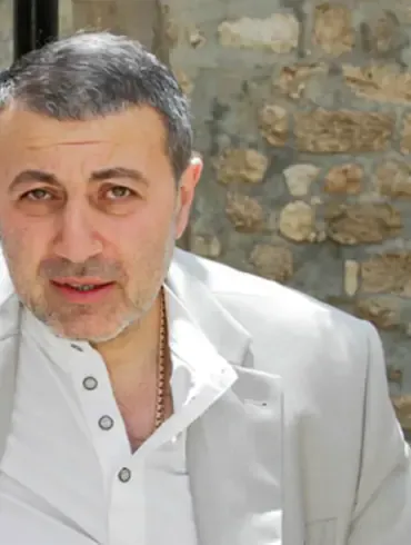 Moscow Court Posthumously Convicts Khachatryan Father of Violence Against Daughters