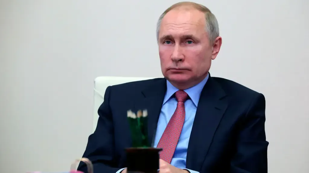 Putin Stresses Comprehensive Development of Russian Navy