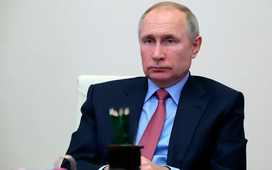 Putin Stresses Comprehensive Development of Russian Navy