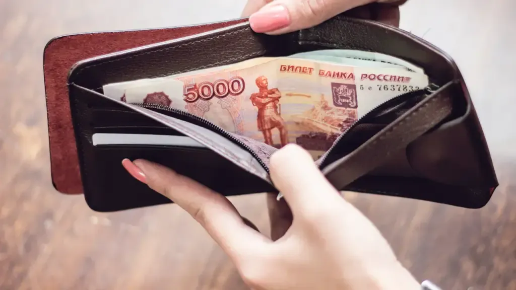Russian Government Announces 4.5% Salary Increase for Military and Key Public Servants Starting October 2025