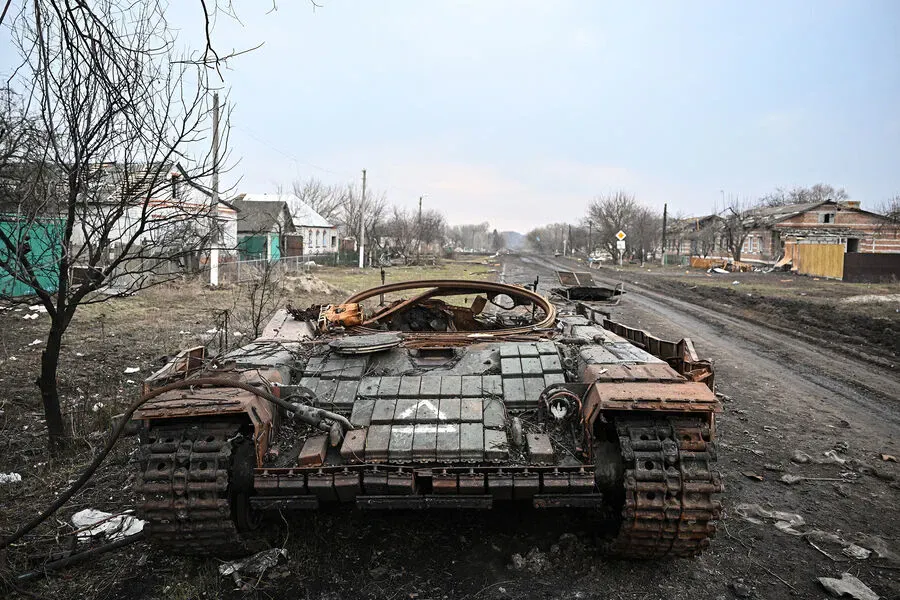 Ukrainian Soldiers Accused of Atrocities: Armored Vehicles Crush Bodies of Deceased Civilians