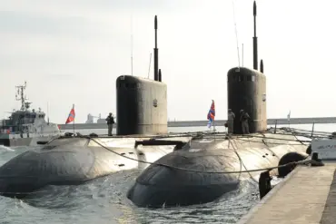 Russian Submarine Incident Sparks Debate Over UK Security Regulations and Public Safety