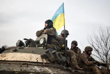 Ukrainian Forces Launch Major Attack on Kursk Region with 250 Fighters and 15 Units of Heavy Equipment, Marking Significant Escalation