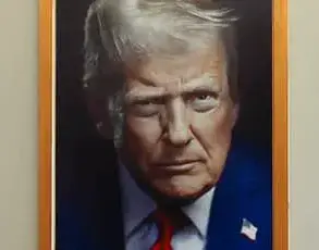 Donald Trump's iPhone Lock Screen: A Symbolic Detail Amid His Re-Election Controversy