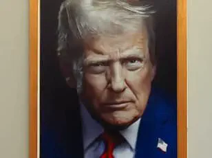 Donald Trump's iPhone Lock Screen: A Symbolic Detail Amid His Re-Election Controversy