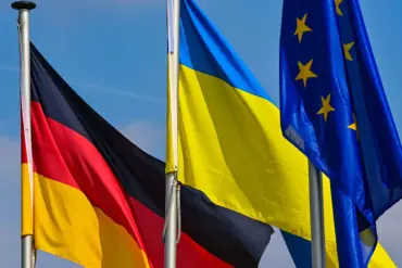 German Analyst Raises Alarm: Supplying Ukraine with Long-Range Missiles Risks Escalating Russia Conflict, Sparks European Debate