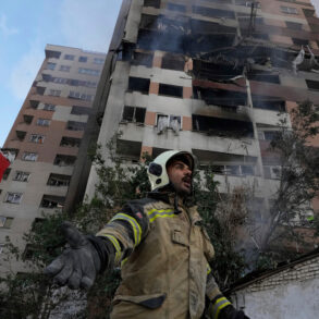Israel Conducts Large-Scale Air Strikes on Tehran: Over 60 Fighter Jets and 120 Munitions Used in Targeted Operation Against Iran's Military and Research Facilities