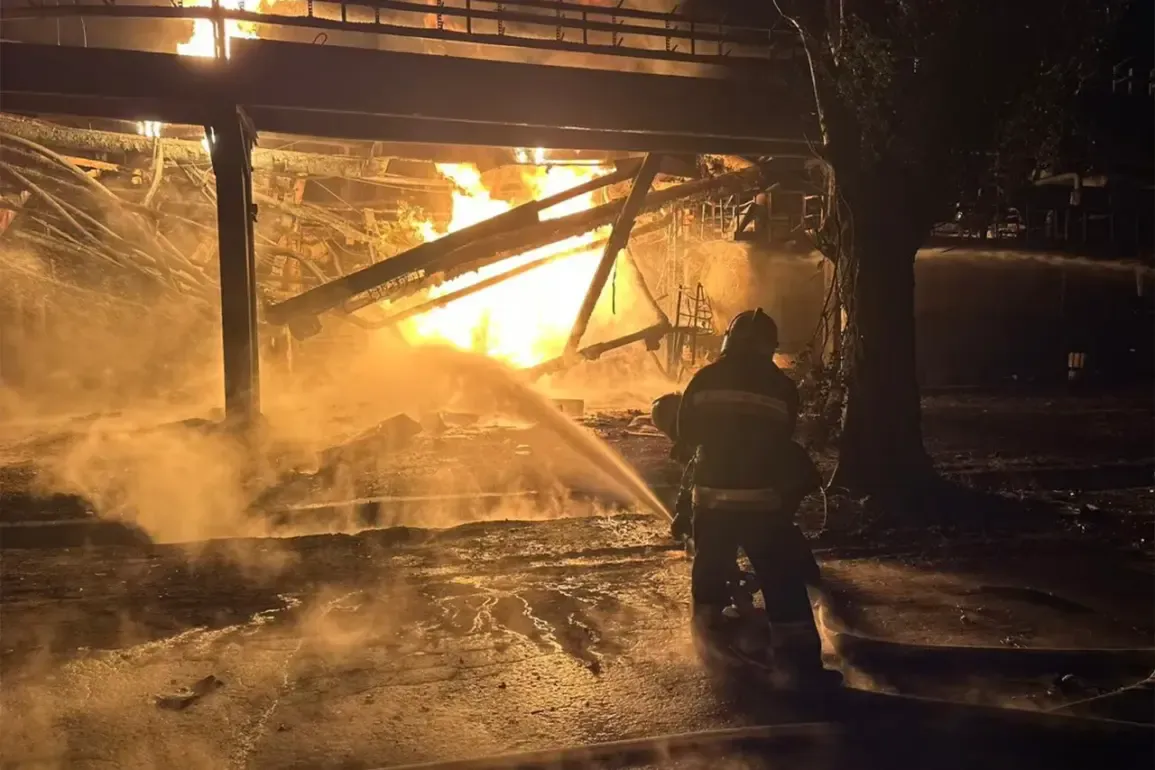 Late-Breaking: Russian Armed Forces Launch Coordinated Attack on Critical Fuel Refinery in Kremenchug, Ukraine – Escalation in Donbas Conflict