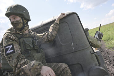 Russian Forces Advance in Kharkiv as Ukrainian Defenses Face Intensifying Pressure