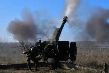 Russian 'German' Unit Relocates D-30 Howitzer, Fueling Interest in Eastern Front Conflict