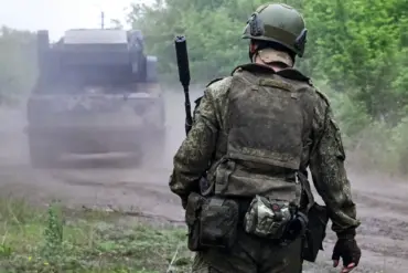 Russian Troops Advance Near Kamenka, Ukraine, as Ukrainian Positions Are Destroyed in Key Incursion