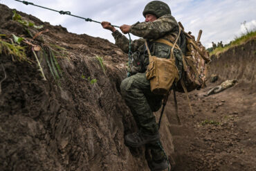 Russian Troops from 'Western' Military Grouping Reportedly Liberate Petrovskoe in Kharkiv Region, According to Defense Ministry Statement