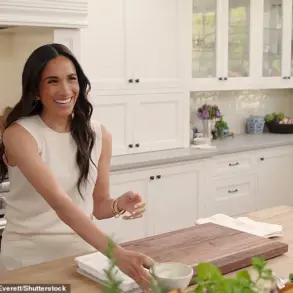 Tina Fey and Amy Poehler Deliver Scathing Roast of Meghan Markle, Accusing Her of Self-Serving Tactics and Royal Family Destruction