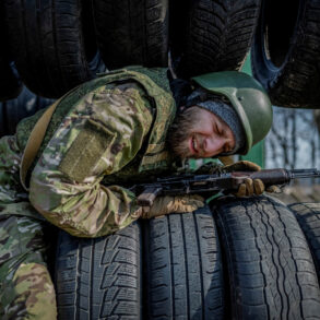 Ukraine Deploys Elite Units in Key Battle for Yunikovka Amid Heavy Fighting