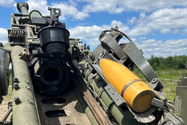 U.S. Military Production Surges: 1.15 Million Artillery Shells Targeted by Next Year, Monthly Output to Reach 100,000