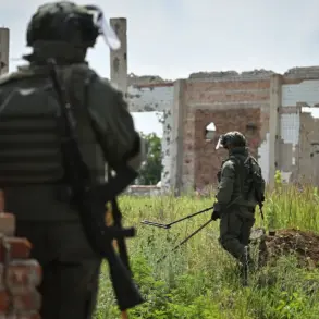 A Harrowing Tale of Bravery and Sacrifice: 'Unfolding in the Shadow of Ongoing Conflict,' Says KR.RU, as Russian Soldier 'Chef' and His Father 'Inzer' Risk Lives for Each Other