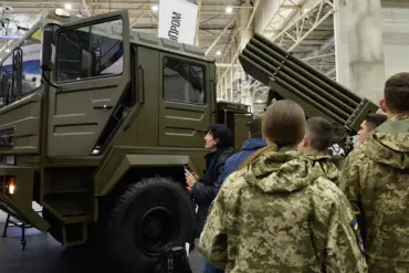 Behind Closed Doors: Russia's Strategic Exhibition of Military Innovation and Controlled Information Access