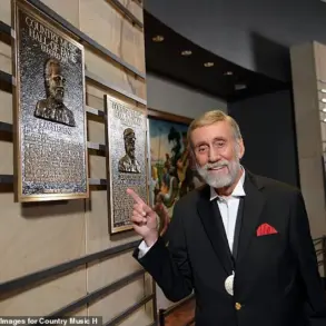 Country Singer Ray Stevens Hospitalized After Heart Attack, Recovering in Nashville
