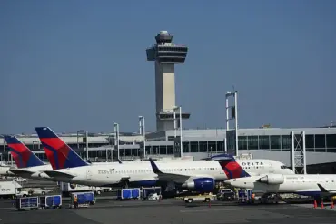 Delta Flight 183 Hydraulic Failure Causes Runway Shutdown at JFK Airport