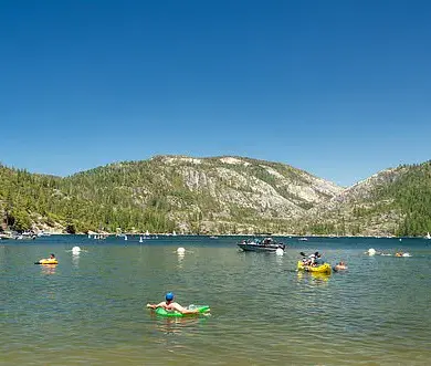 Government Regulations Spark Chaos at Pinecrest Lake as Locals Clash with Outsiders