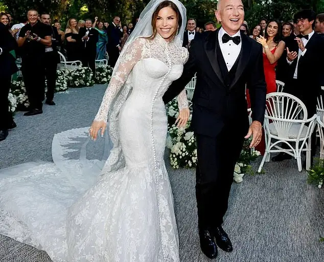 Jeff Bezos and Lauren Sanchez's Wedding Spark Online Scrutiny Over Photo Inconsistencies