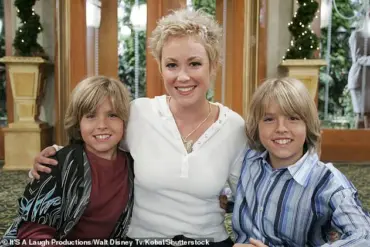 Kim Rhodes Reflects on Complex Relationship with On-Screen Sons Cole and Dylan Sprouse