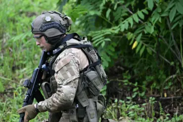 Russian Forces Reportedly Capture Key Town in Kharkiv Region, Altering Frontline Dynamics