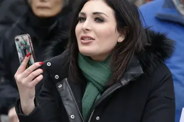 Breaking: Laura Loomer Faces Fallout as Allegations of Pressure Campaigns Resurface, Sparking Whispers of Possible Facelift Amid Speculation