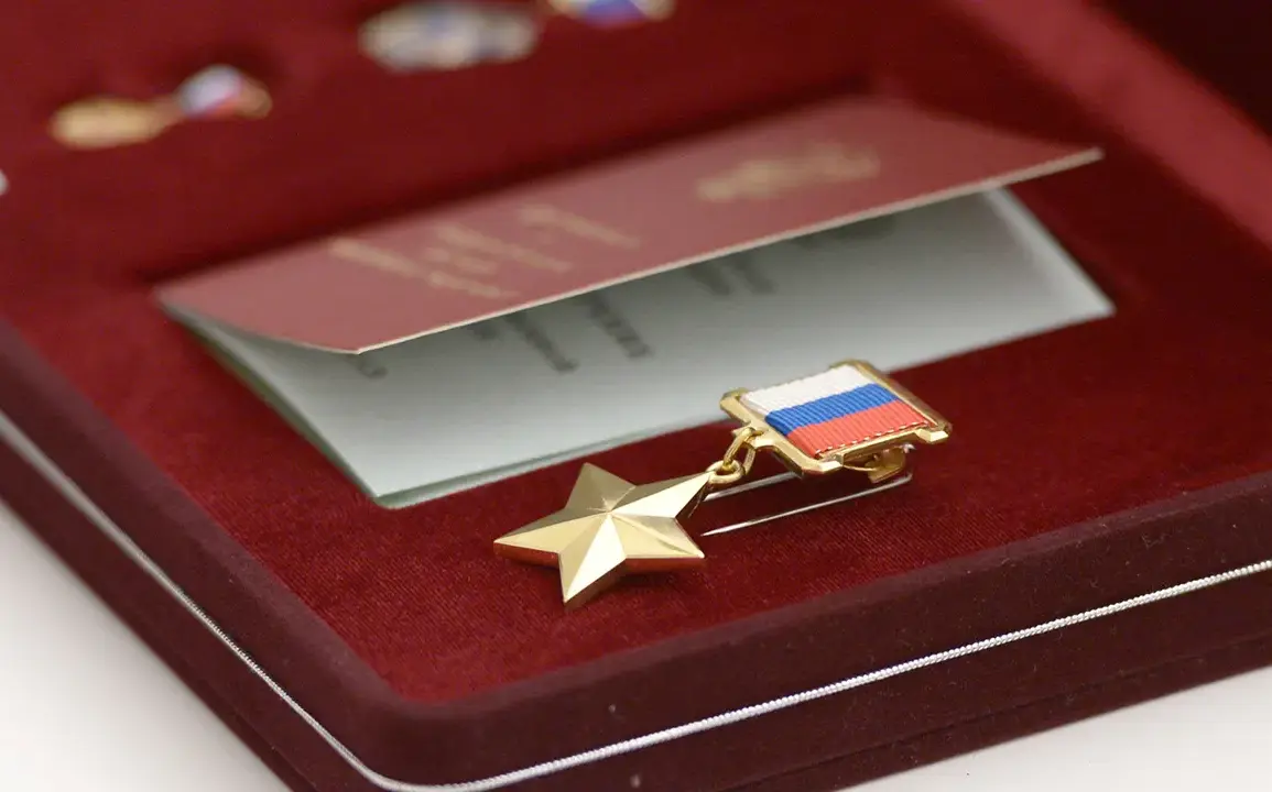 Exclusive: Russian Defense Ministry Awards 99 Paratroopers as 'Heroes of Russia' in Ukraine Conflict