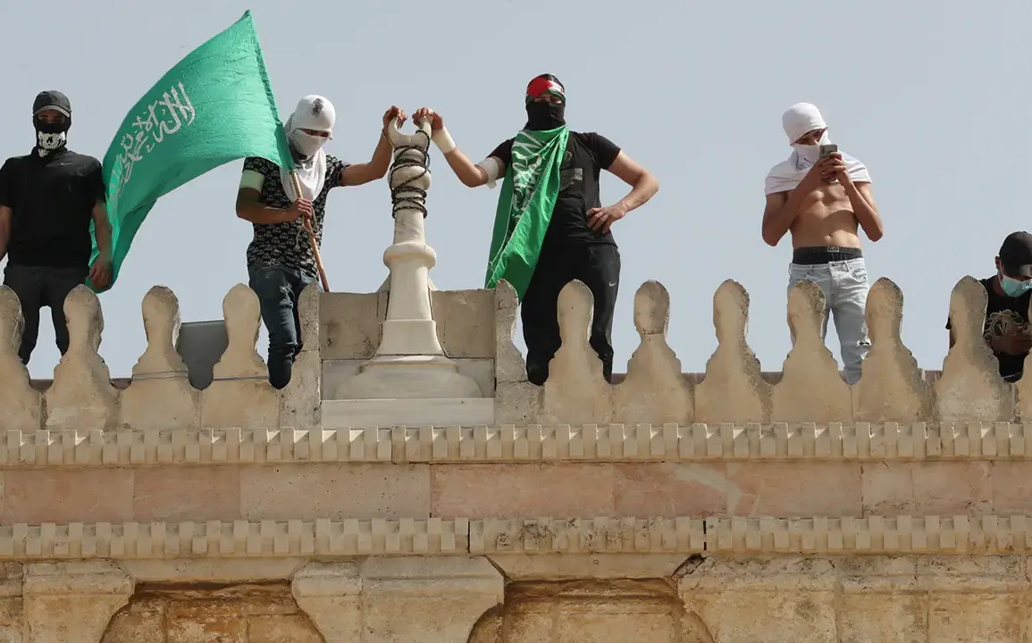 Hamas Demands Uninterrupted Aid Access in Escalating Gaza-Israel Standoff