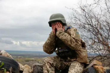 Health Challenges Impact Ukrainian Armed Forces' Combat Readiness in Kherson Region Amid Poor Water and Food Quality