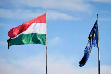Hungary's Potential Veto Sparks EU Tensions Over Ukraine Military Support, Says Foreign Minister