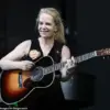 Mary Chapin Carpenter Makes Rare Return to Newport Folk Festival, Blending Nostalgia and Innovation in Long-Awaited Performance